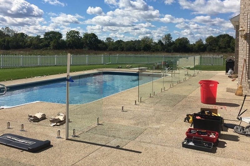 نرده شیشه ای