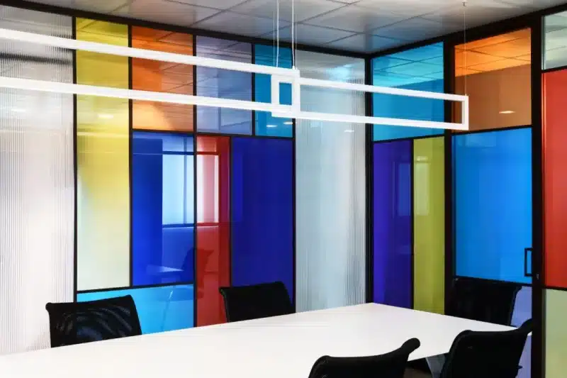 پارتیشن شیشه ای رنگی