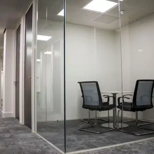 پارتیشن شیشه ای در محیط های کوچک اداری