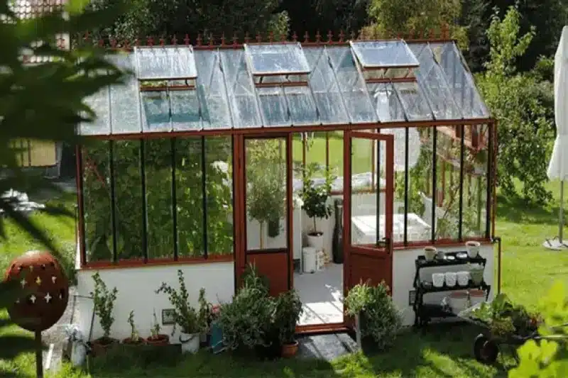 مزایا-و-معایب-گلخانه-شیشه-ای